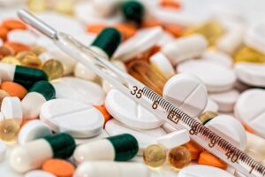 白髪ケアに最適なドライヤーの温度はどれくらい推奨される？