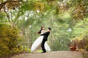 白髪ケアは結婚式参列前日にいつ染めるのがベスト？