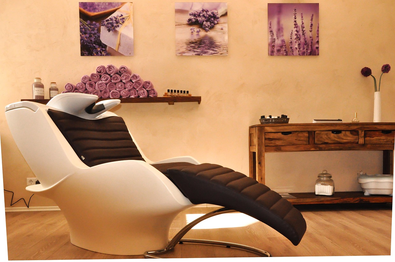 白髪ケアで失敗しない美容師の選び方とグレイヘアの楽しみ方は？