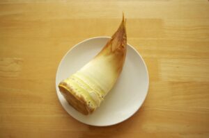 白髪ケアにおける2026年春のトレンド、大人カラーとは？