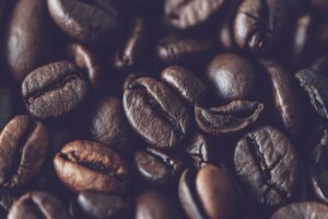 白髪ケアにコーヒーの飲みすぎは影響あるか？