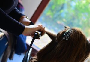 白髪ケアを美容師に指名する基準は何？