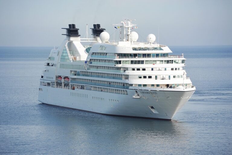 白髪ケアを旅行用容器に詰め替える際の注意点は？
